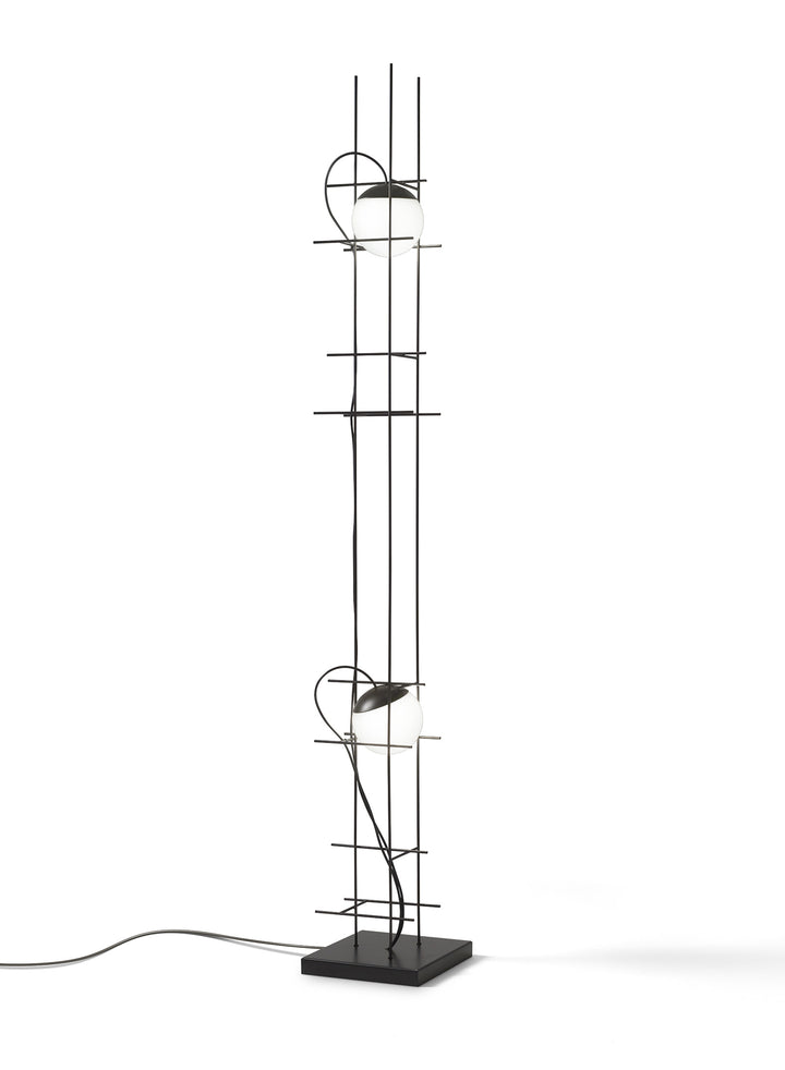 Plot Frame Floor Lamp