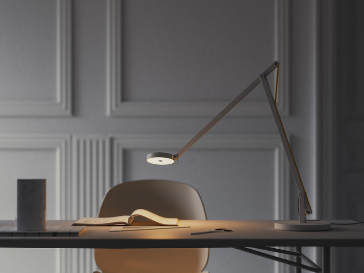 String T1 Table Lamp (TW)