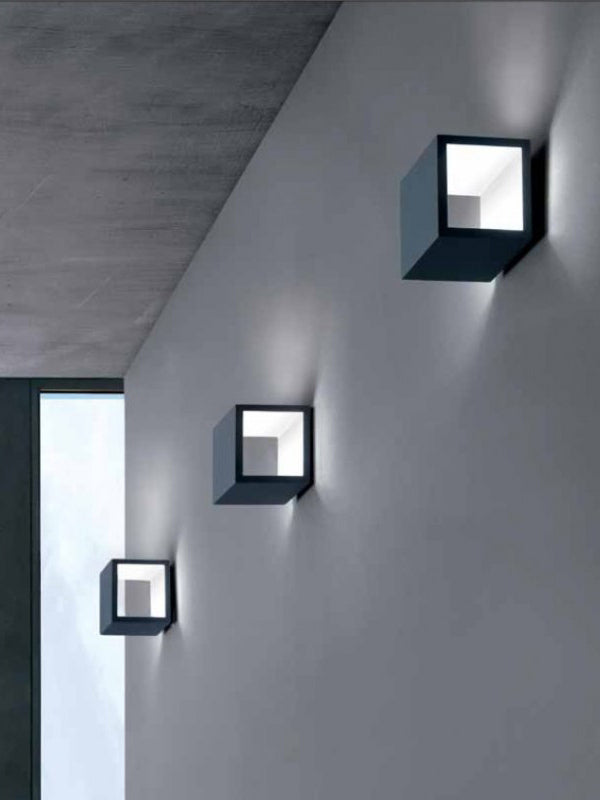 Cubo Wall Lamp